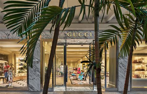 gucci store bal harbour.